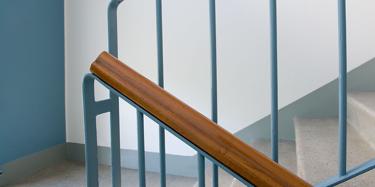 railings-on-staircase