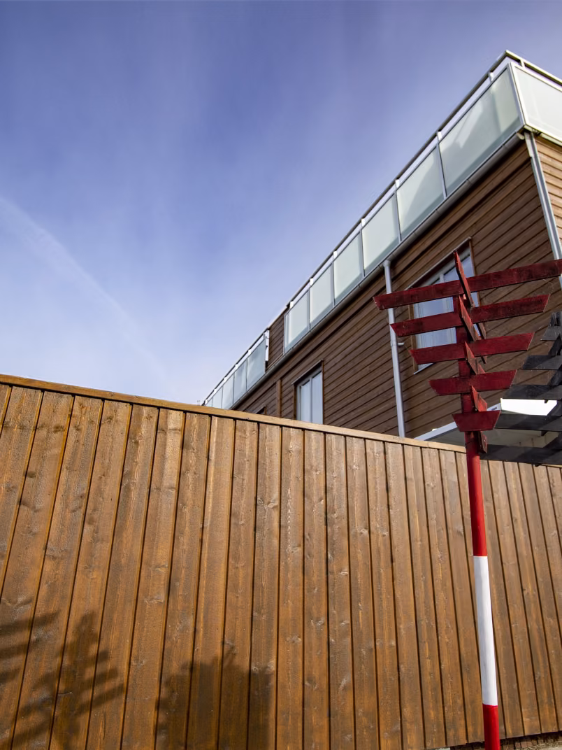 How surface treatment lengthens the life of wood