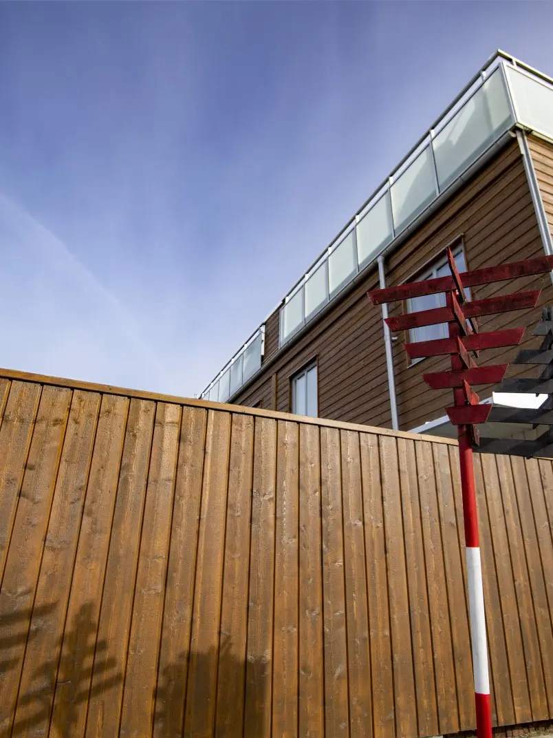 How surface treatment lengthens the life of wood