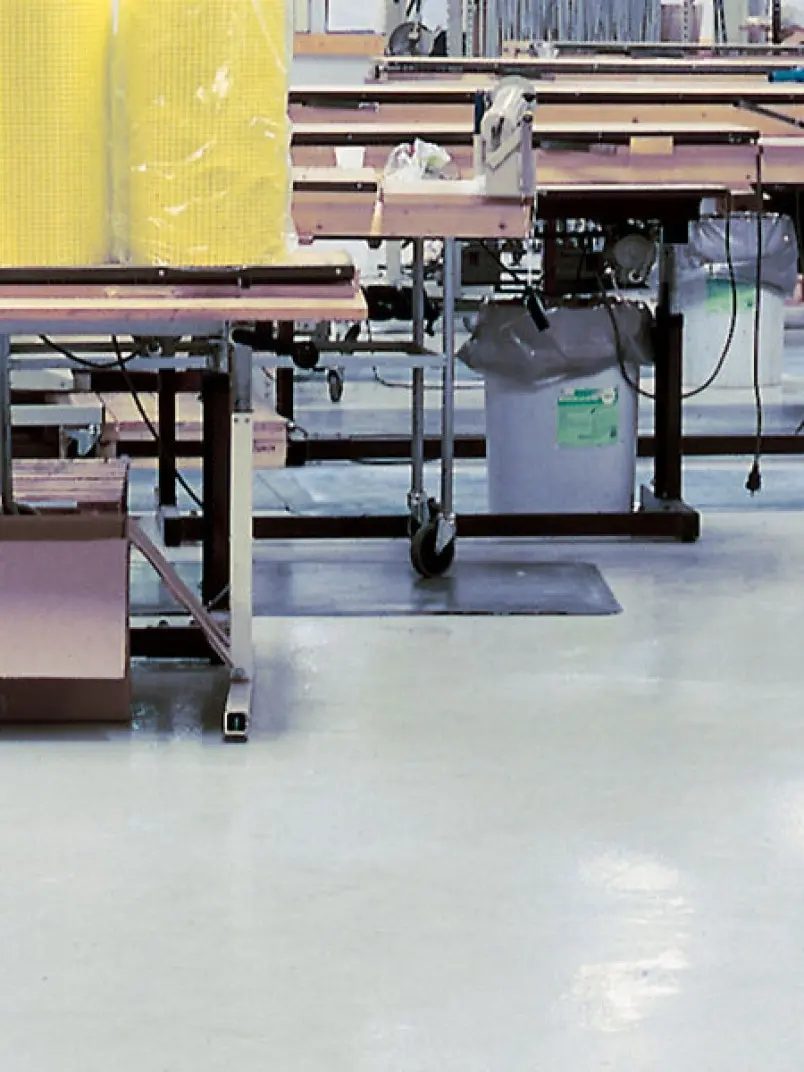 Coatings and screeds for very heavy abrasion