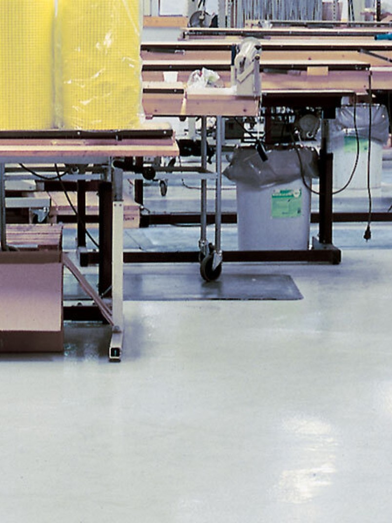 Coatings and screeds for very heavy abrasion