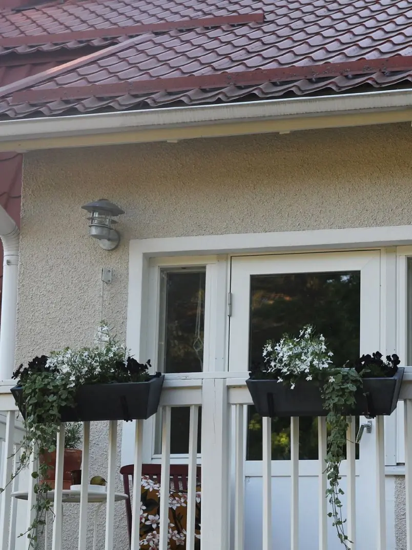 painting balcony rails and entrance 