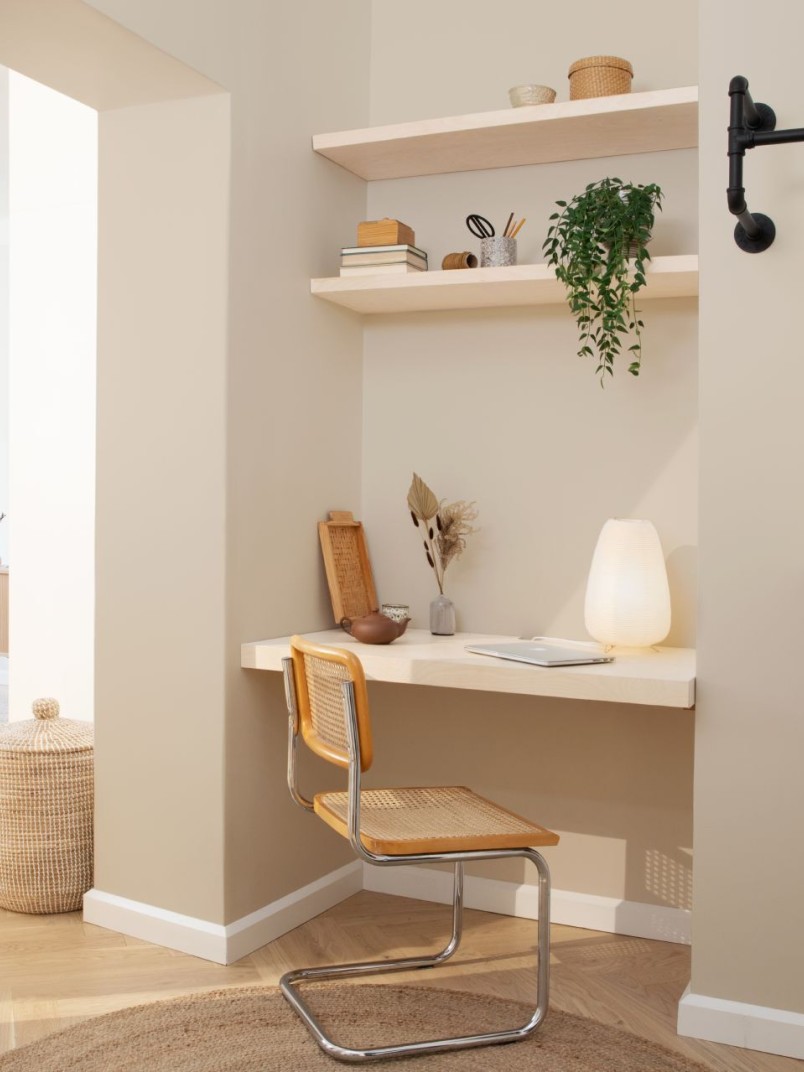 Workspace in the color of Fjord