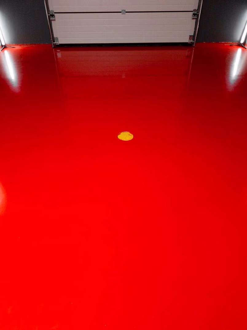 Floor coating in garage floor