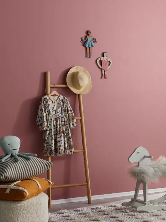 wall paint in red colour