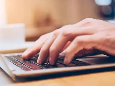 How to sell my services online to reach more customers