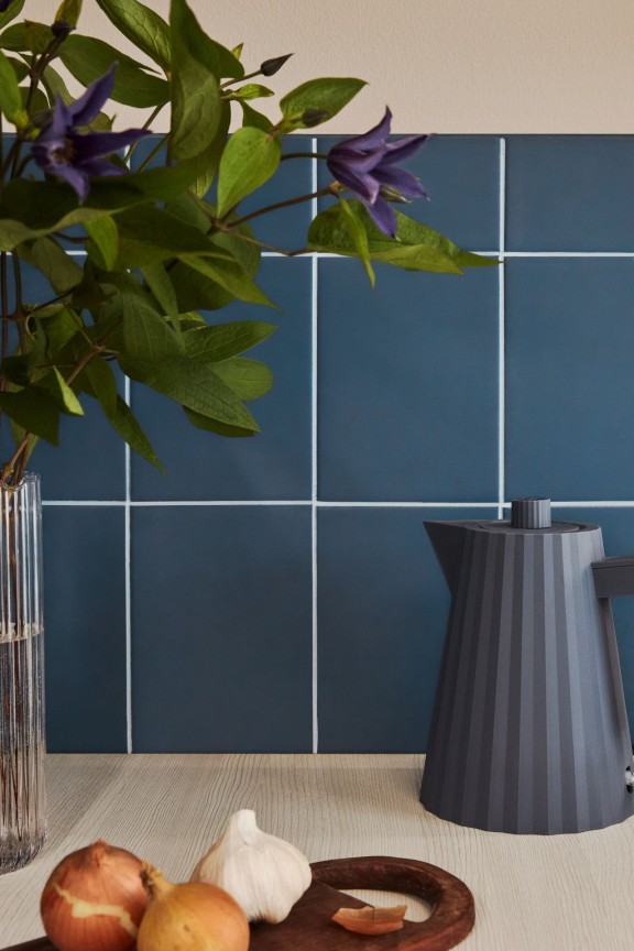 kitchen tiles painted in blue colour