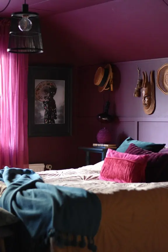 bedroom with same colour ceiling and walls