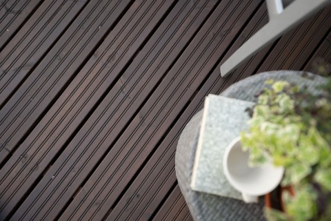 how to oil wooden deck and terrace