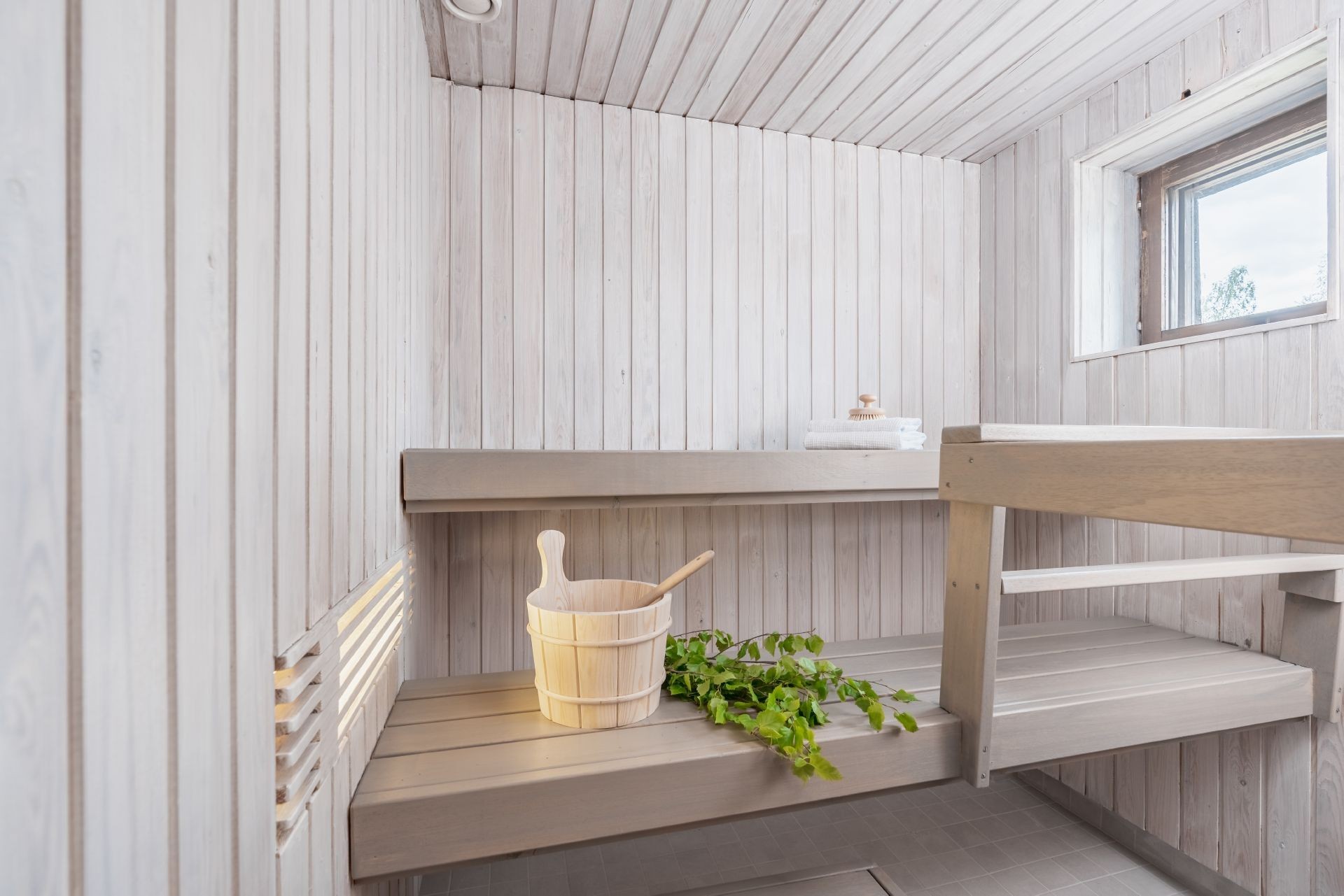 How to freshen up sauna with a new shade - sauna waxing | Tikkurila