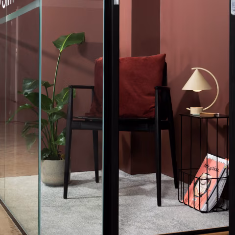 Color Now 2022 palette for office interior
