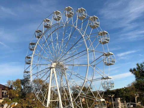 Ferris wheel painted with Tikkurila coatings.
