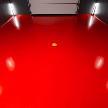 Floor coating in a garage floor