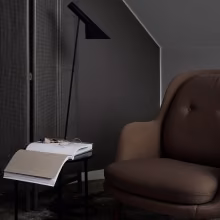 Paint an intimate bedroom with dark shades