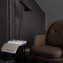 Paint an intimate bedroom with dark shades