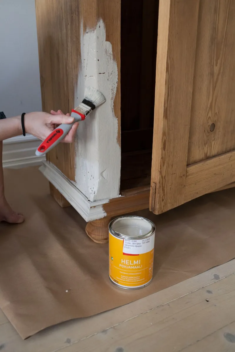 Primed cabinet