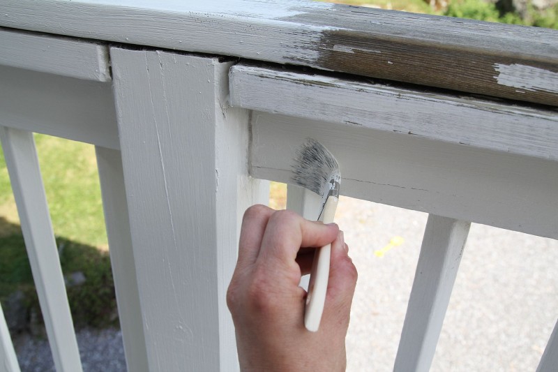 Refreshing Up Entrance And Balcony Rails Tikkurila