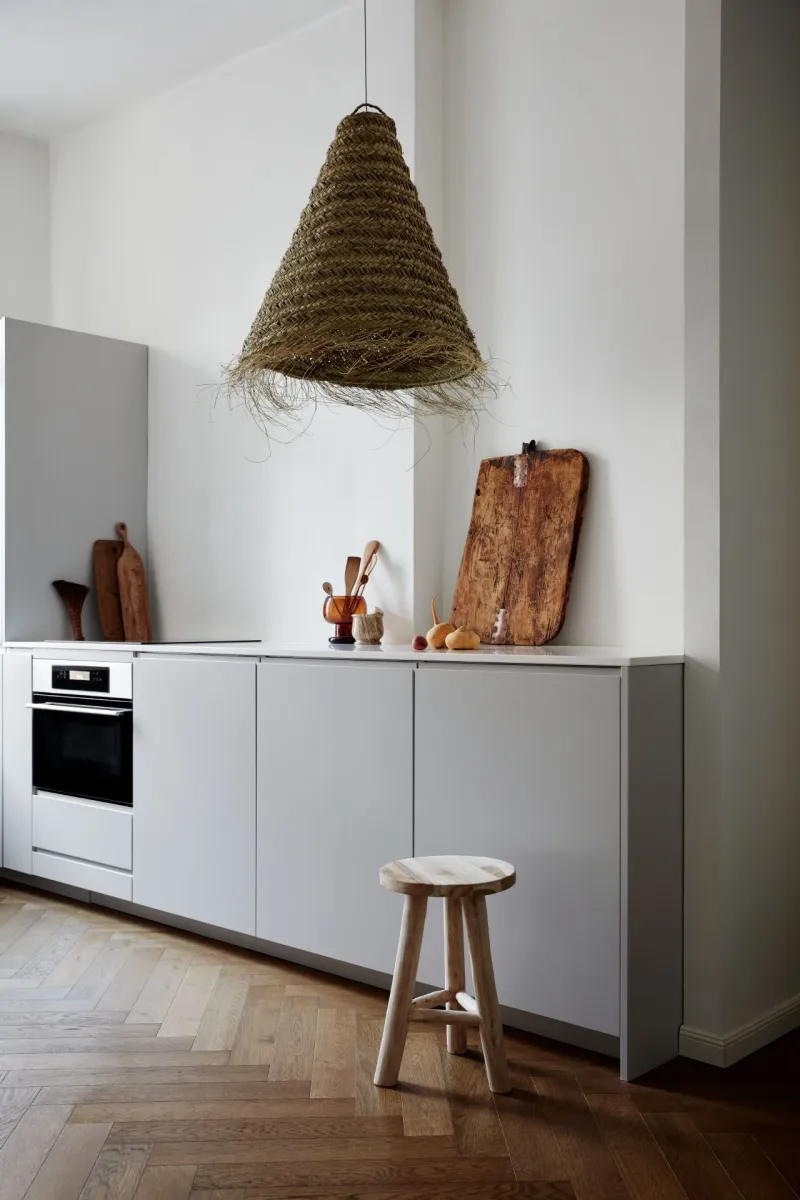 light beige colour wall in white kitchen 