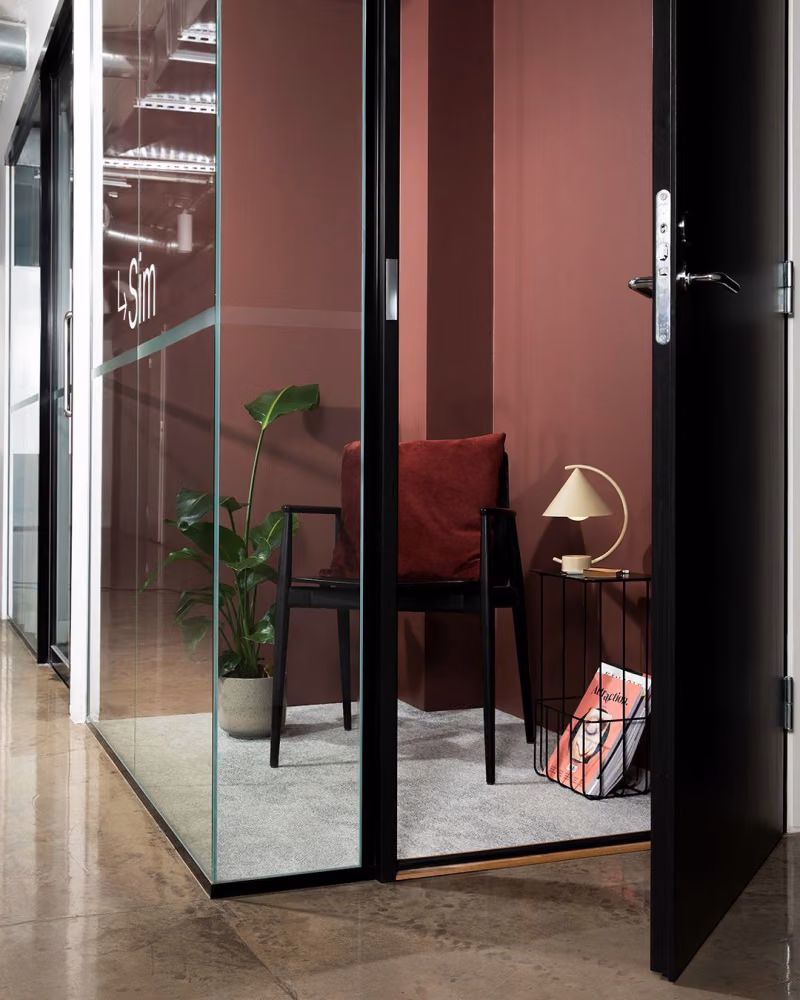 Color Now 2022 palette for office interior